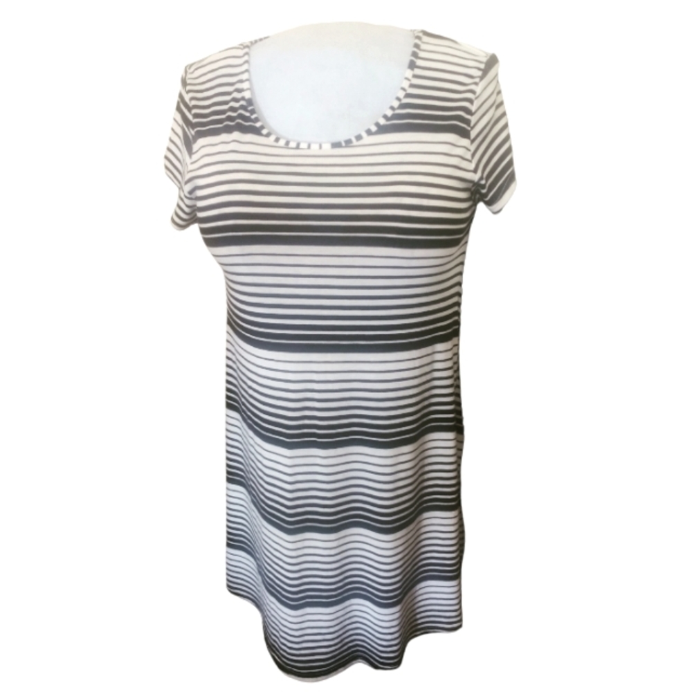 Bobbie & Brooks  Black And White Stripes Dress Size Large